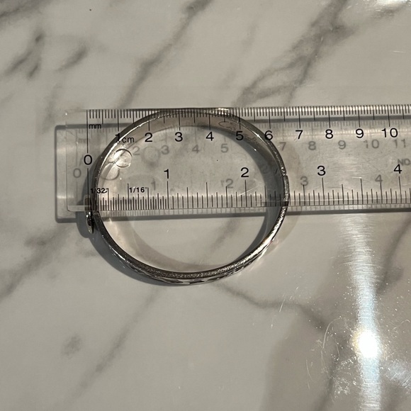 Coach Clasp Logo Bracelet - Picture 5 of 5